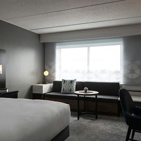 The Baronette Renaissance Detroit-Novi Hotel Zewnętrze zdjęcie