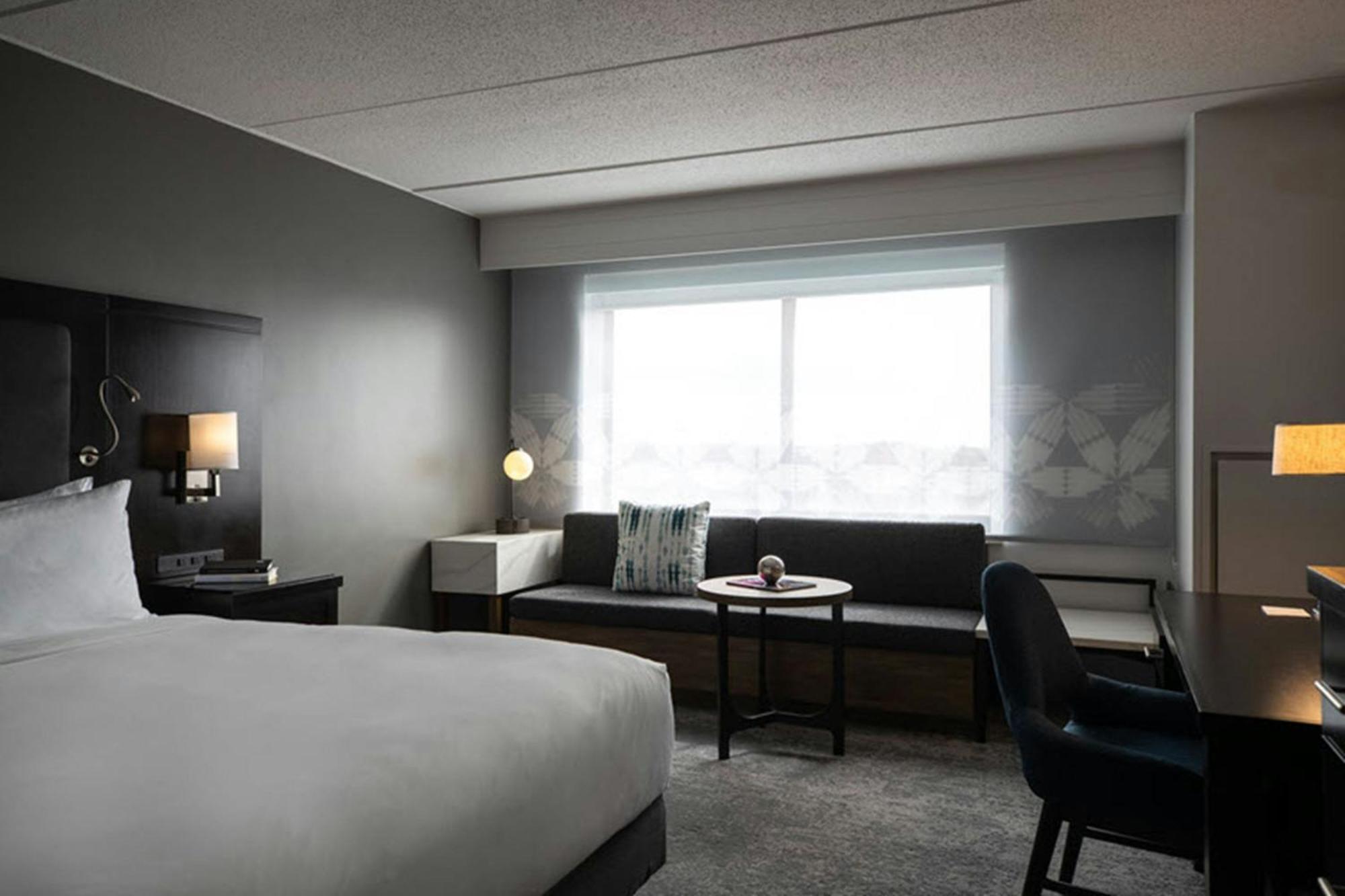 The Baronette Renaissance Detroit-Novi Hotel Zewnętrze zdjęcie