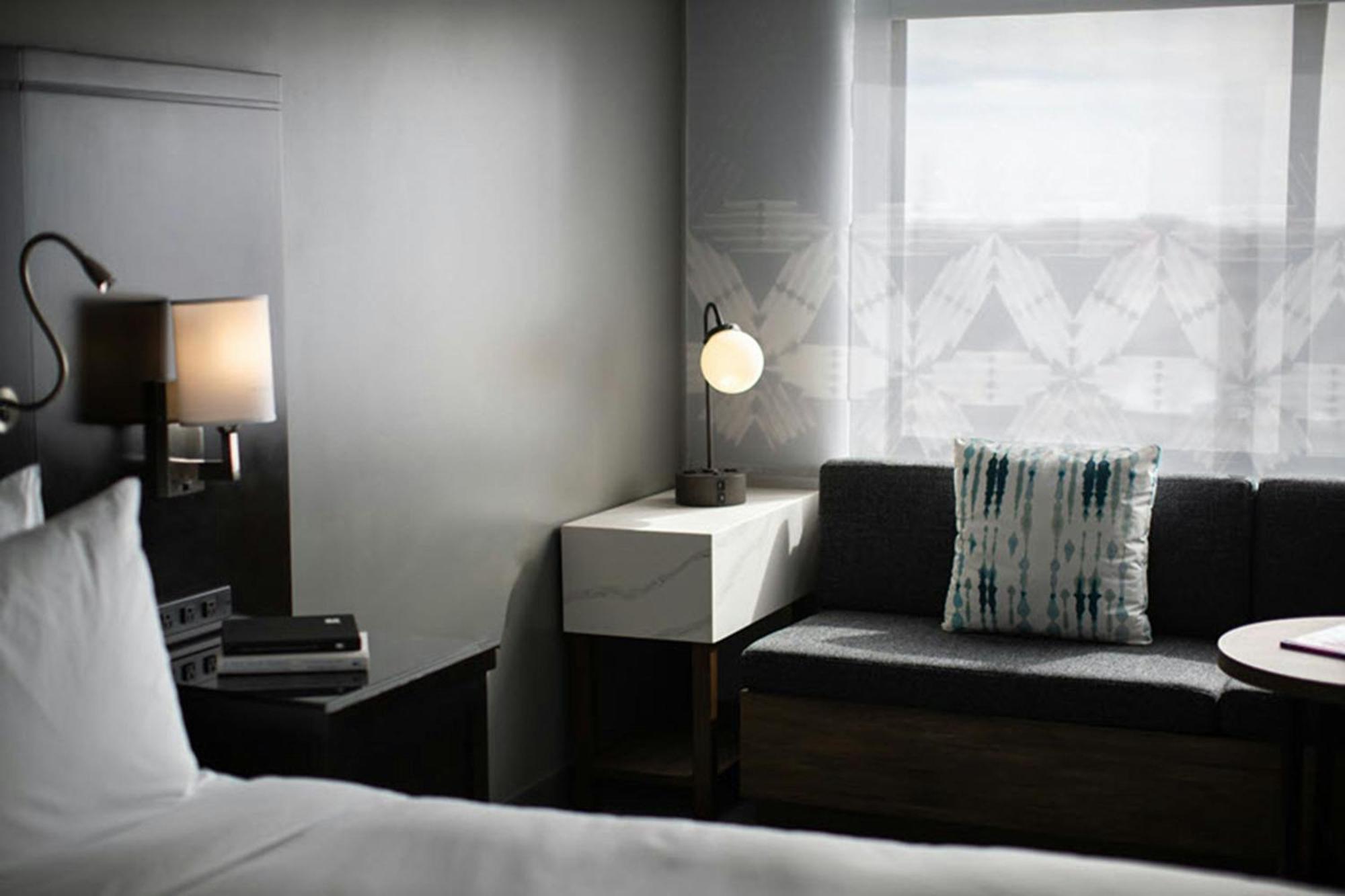 The Baronette Renaissance Detroit-Novi Hotel Zewnętrze zdjęcie